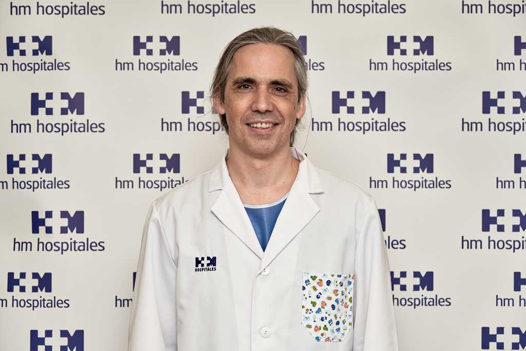 especialista español en mano, extremidad superior pediátrica y microcirugía, doctor Francisco Soldado, está en Cuba