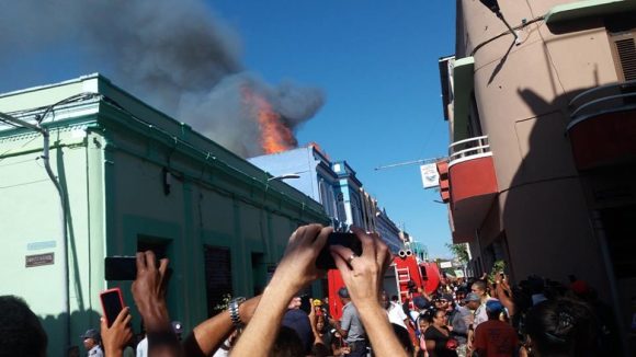 Un incendio fue sofocado en el interior del edificio 526 de la calle Enramadas 