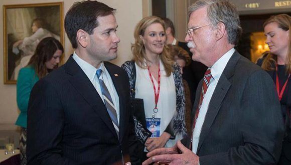 John Bolton (der.) junto a Marco Rubio. Foto: Getty Images.