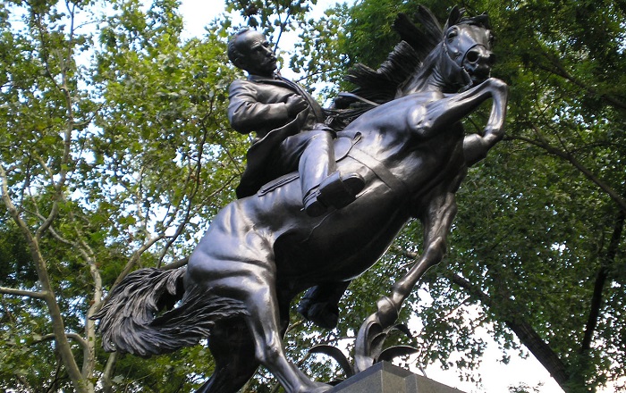 Estatua ecuestre del Apóstol en el Parque Central de Nueva York