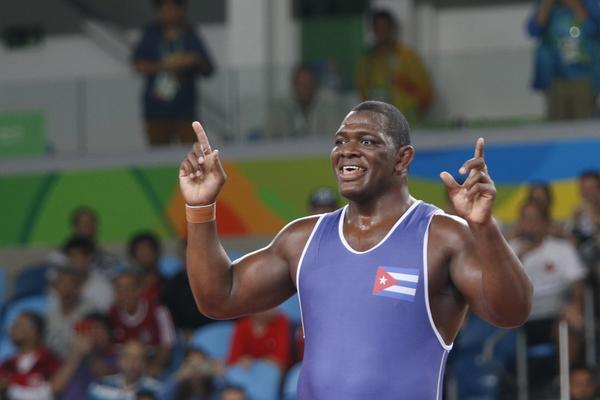 Tricampeón olímpico Mijaín López (130 kg)