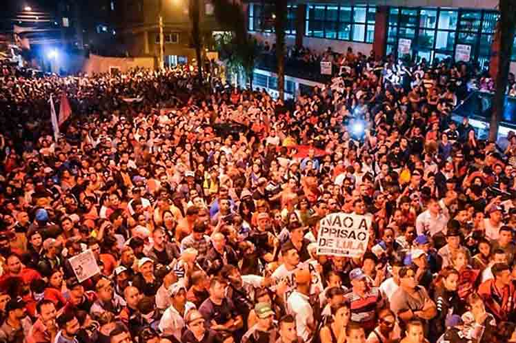 Movilización contra guerra jurídica que impide libertad de Lula