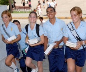 Regresan a las aulas estudiantes internos de Pinar del Río