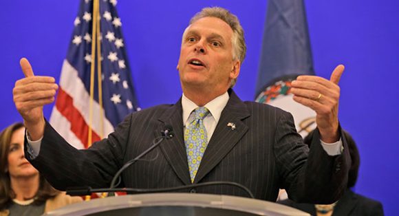 Gobernador estadounidense Terry McAuliffe