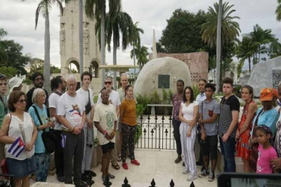 Integrantes de la Caravana Pastores por la Paz visitan restos de Fidel Castro