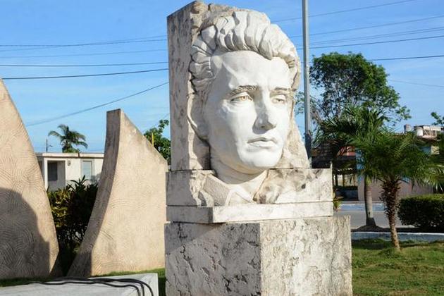 Monumento dedicado a Abel Santamaría en el poblado de Encrucijada