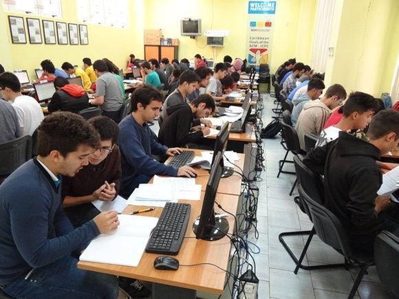 ACM-ICPC es una competición anual de programación de computadoras