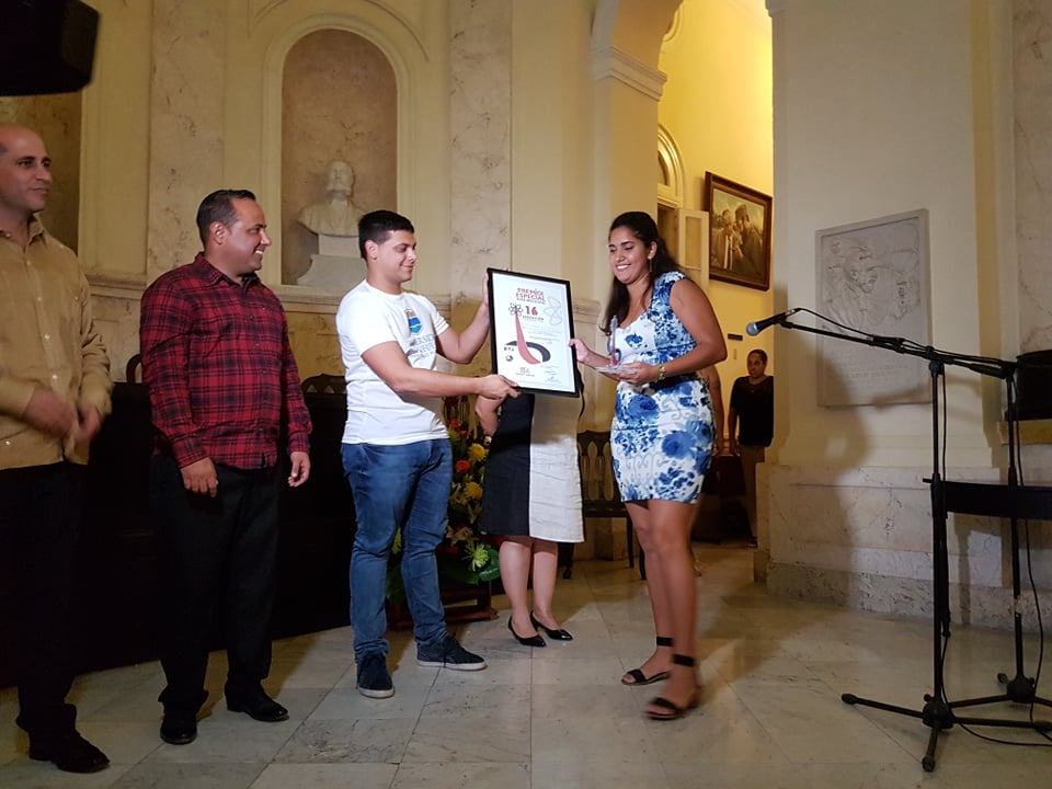 La Habana, Cuba.- Los premios y las menciones de la XVI Exposición Nacional Forjadores del Futuro fueron entregados, en la Academia de Ciencias de Cuba, en el acto por el aniversario 55 de las Brigadas Técnicas Juveniles (BTJ), fundadas por Fidel. La Habana, Cuba.- Los premios y las menciones de la XVI Exposición Nacional Forjadores del Futuro fueron entregados, en la Academia de Ciencias de Cuba, en el acto por el aniversario 55 de las Brigadas Técnicas Juveniles (BTJ), fundadas por Fidel.