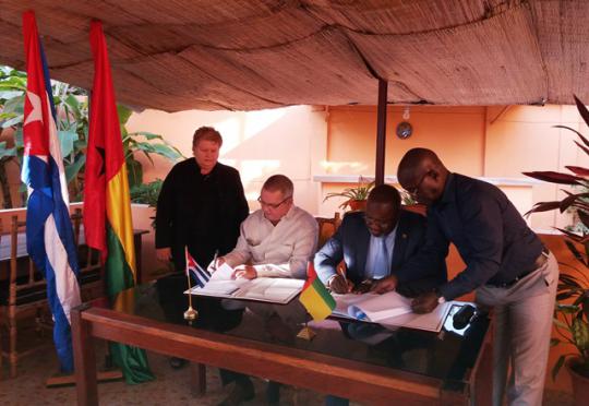 Actualizan Cuba y Guinea Bissau Acuerdo de Cooperación Médica