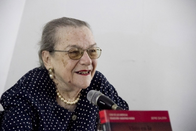 Pedagoga y educadora de generaciones de artistas y profesionales de las artes en Cuba, Adelaida de Juan