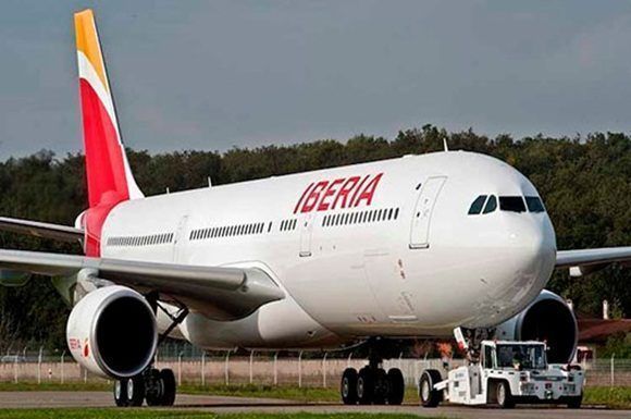 La aerolínea participa en dos empresas cubanas: IBECA, dedicada al mantenimiento de aviones, y ELCA de handling de carga.