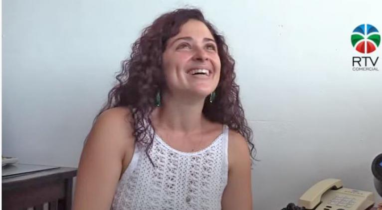 Actriz Clarita García, quien interpreta a la profesora Amalia en la serie televisiva Calendario.
