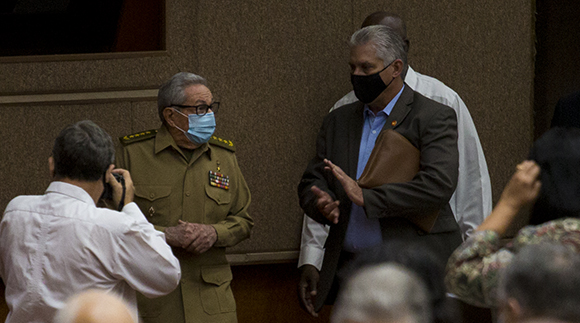  General de Ejército Raúl Castro Ruz y Miguel Díaz-Canel Bermúdez