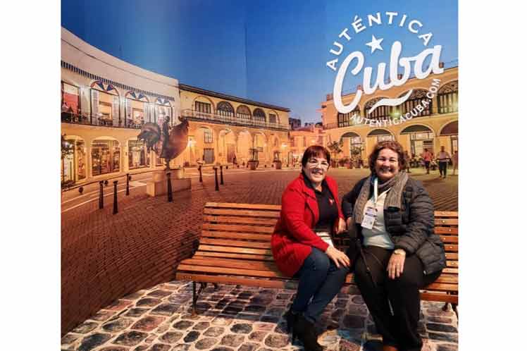Bárbara Cruz, funcionaria del Ministerio de turismo Bárbara Cruz, funcionaria del Ministerio de turismo