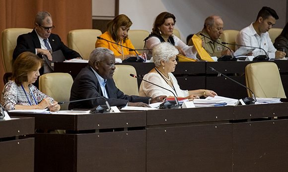 Presidente Esteban Lazo Hernández, vicepresidenta Ana María Mari Machado y secretaria Miriam Brito Sarroca de la Asamblea Nacional del Poder Popular en Cuba. Foto: Irene Pérez/ Cubadebate.