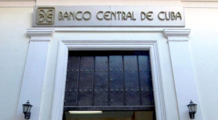 Informa Banco Central de Cuba reducción de horarios ante situación epidemiológica de La Habana