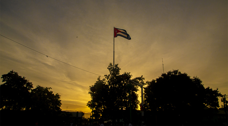La bandera de la estrella solitaria y el cielo de Cuba. Foto: Ismael Francisco/ Cubadebate.