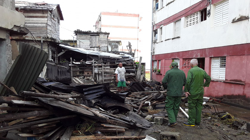 Huracán Isaías deja afectaciones por penetraciones del mar en Baracoa