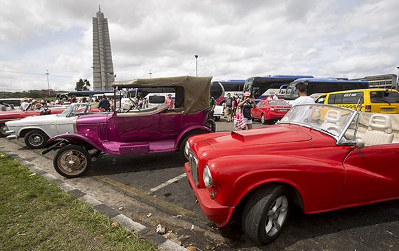Con el aumento del turismo en Cuba, muchos boteros han arreglado el carro para dedicarse a transportar extranjeros.