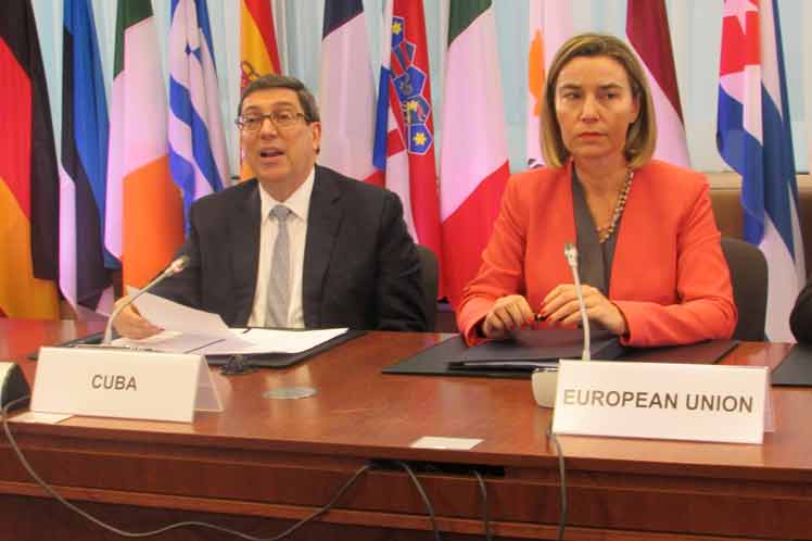 Bruno Rodríguez durante la la firma del Acuerdo de Diálogo Político y Cooperación entre La Habana y la Unión Europea (UE)