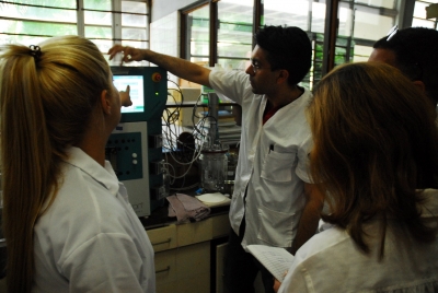 Estudiantes y profesionales del sector hidráulico en Cuba