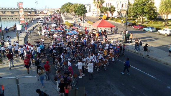 caravana por el Sí al Código de las Familias 