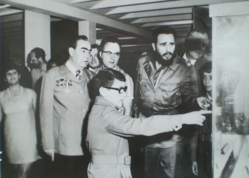  Brezhnev y Fidel realizaron un recorrido por las instalaciones 
