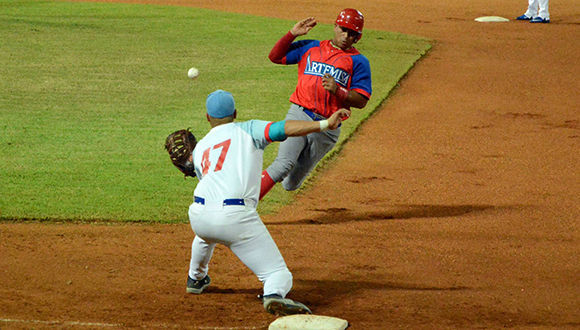 Ciego por revivir glorias cercanas en el béisbol cubano. Foto: Osvaldo Gutiérrez/ ACN / Archivo