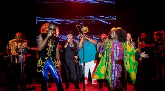 Cimafunk lanza “Caliente” con músicos de Nueva Orleans