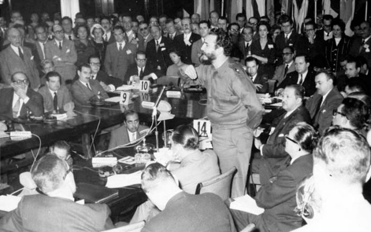 Fidel ante el Consejo Económico de los 21.