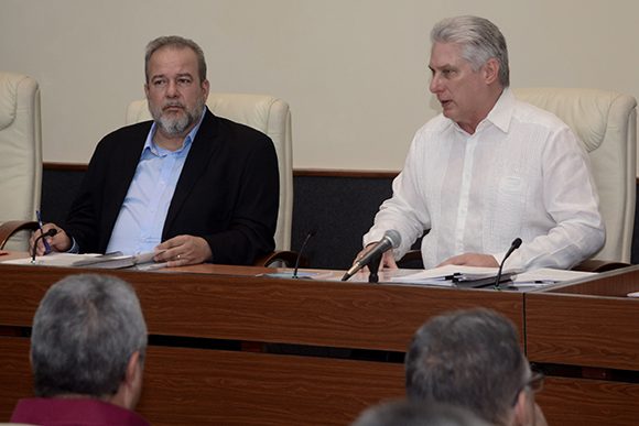 Examina gobierno cubano desarrollo de programas científicos