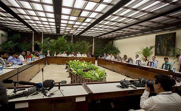 Conversaciones entre el gobierno de Colombia y el ELN, en La Habana, Cuba. Foto: Ismael Francisco/ Cubadebate.