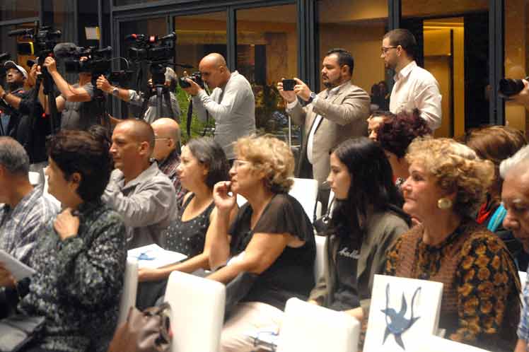rueda de prensa sobre el Concurso de coches antiguos rueda de prensa sobre el Concurso de coches antiguos