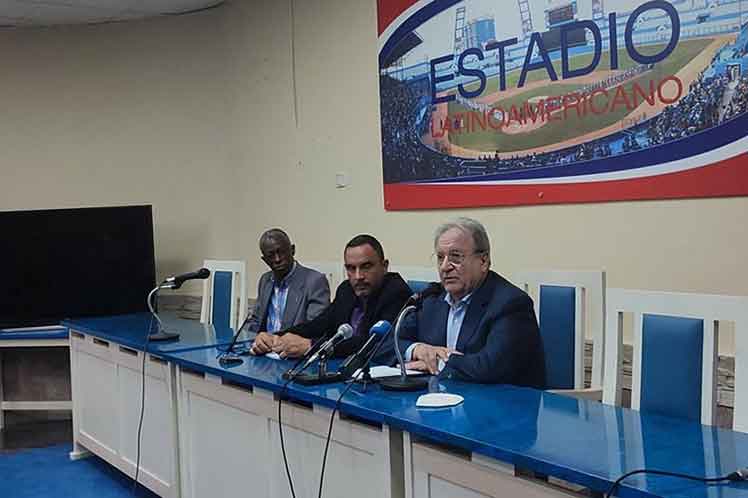 Firman memorándum para respaldar crecimiento del béisbol en Cuba
