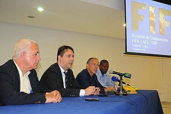 Cuba y Brasil firman acuerdo de colaboración en fútbol con el patrocinio de la FIFA