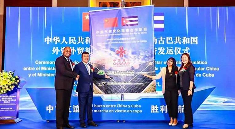Cuba agradece a China donación de cinco mil paneles solares