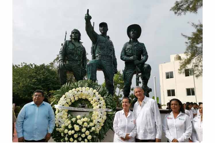 Conmemoran partida del yate Granma en Tuxpan, México