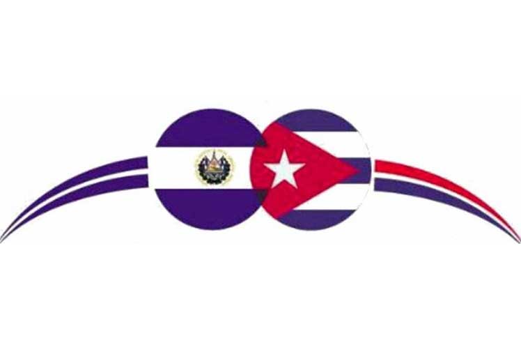 Banner alegórico a la solidaridad entre el Salvador y Cuba