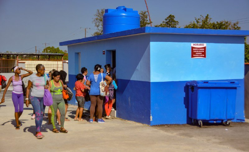 Con la instalación de baños para el uso del visitante y los trabajadores mejora la calidad general del servicio. Foto: Juventud Rebelde.