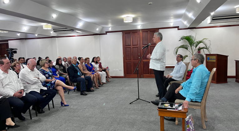 misión estatal de Cuba en San Vicente y Las Granadinas