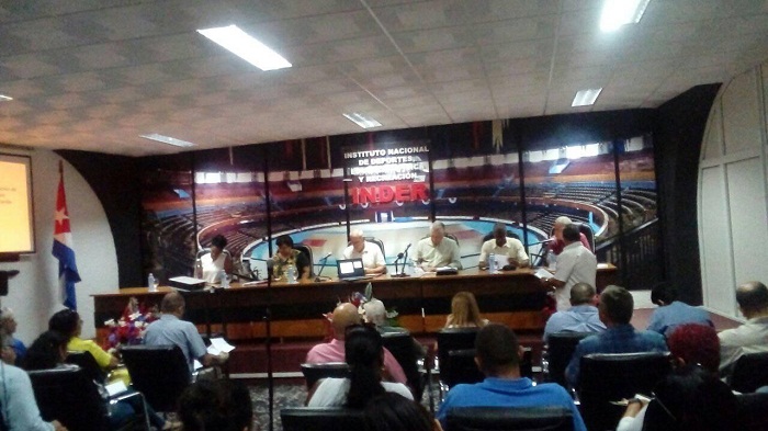 Preside Díaz-Canel reunión del instituto cubano de Deportes, Educación Física y Recreación