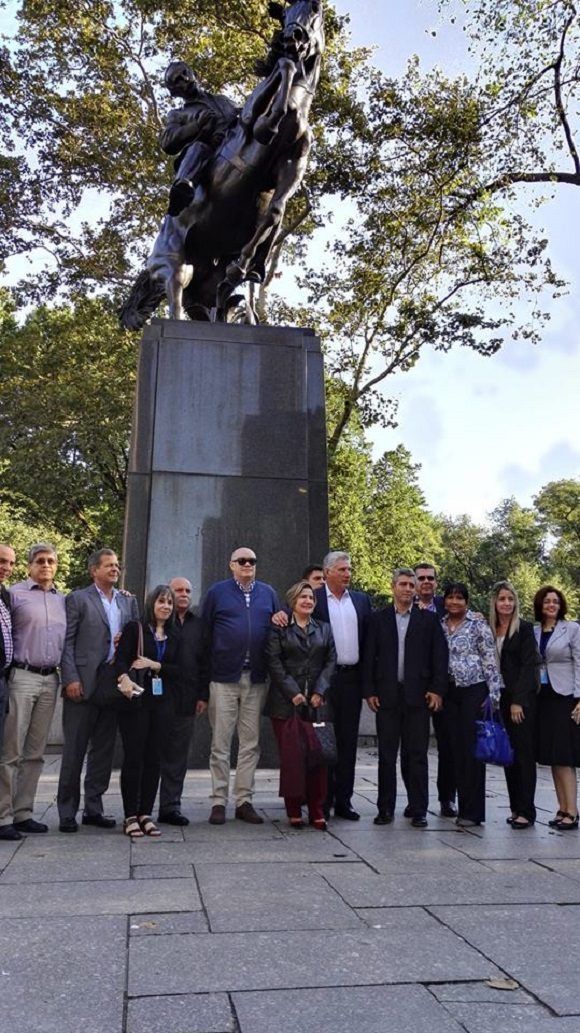 Mandatario cubano rinde homenaje a José Martí en Nueva York