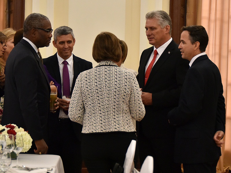 Presidente cubano se reúne con miembros del Congreso de Estados Unidos