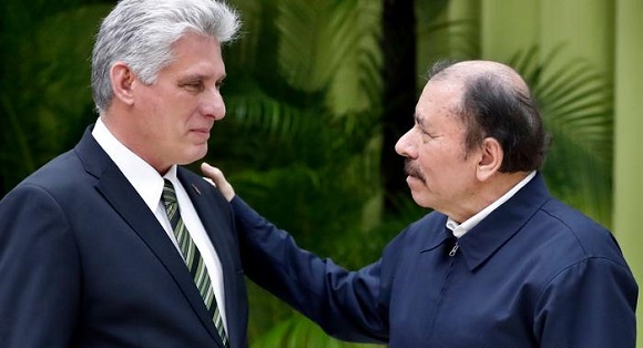 Los presidentes Díaz Canel y Ortega durante un encuentro en La Hbaana. Foto: Ernesto Mastracusa/EFE/Getty Images.