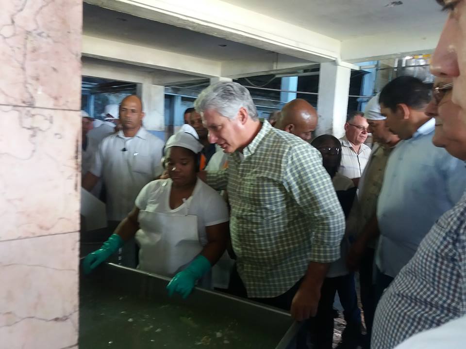 Presidente cubano visita centros de interés económico en Pinar del Río 