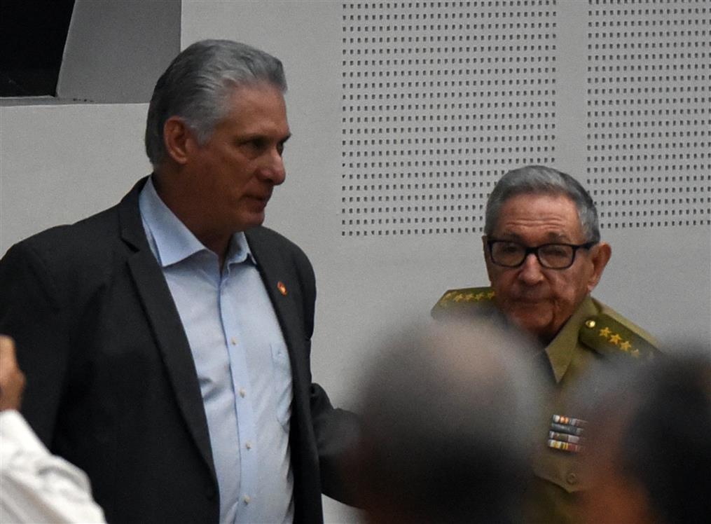 Asisten Raúl Castro y Díaz-Canel a sesiones del parlamento de Cuba
