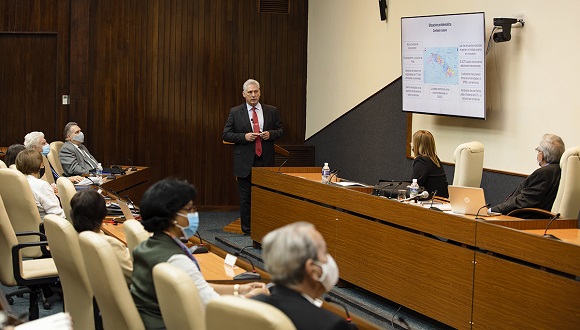 El Doctorando Miguel Díaz-Canel Bermúdez