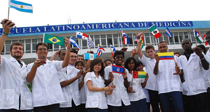 Estudiantes de la Escuela Latinoamericana de Medicina, ELAM