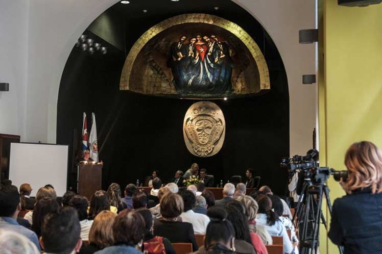 Aula magna del Colegio de San Gerónimo Aula magna del Colegio de San Gerónimo