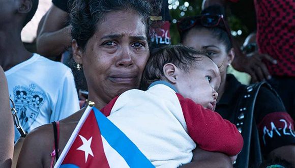 Una de las imágenes que captó la joven artista por aquellos días durante la despedida de Fidel Castro.